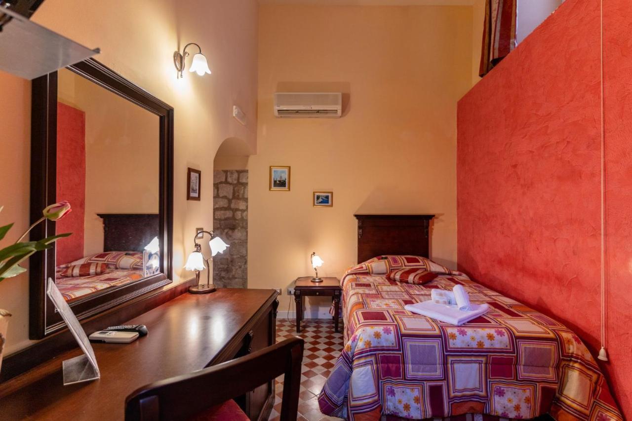 Palazzo Il Cavaliere B&B De Charme Modica Bilik gambar