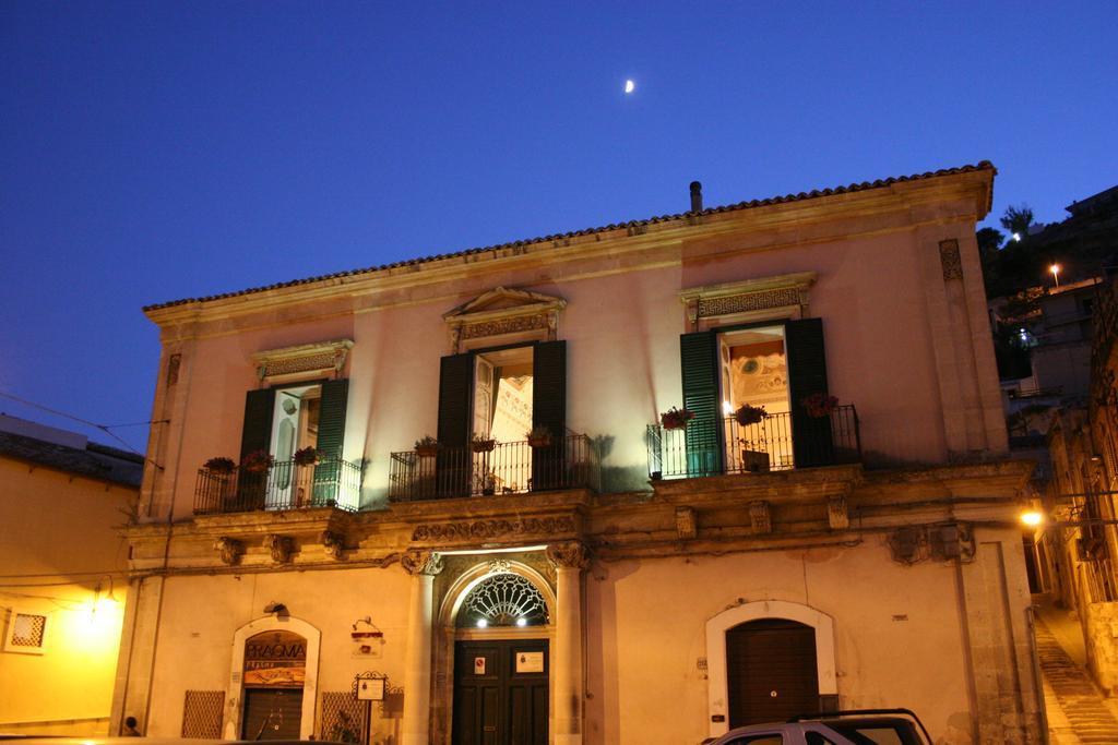 Palazzo Il Cavaliere B&B De Charme Modica Luaran gambar
