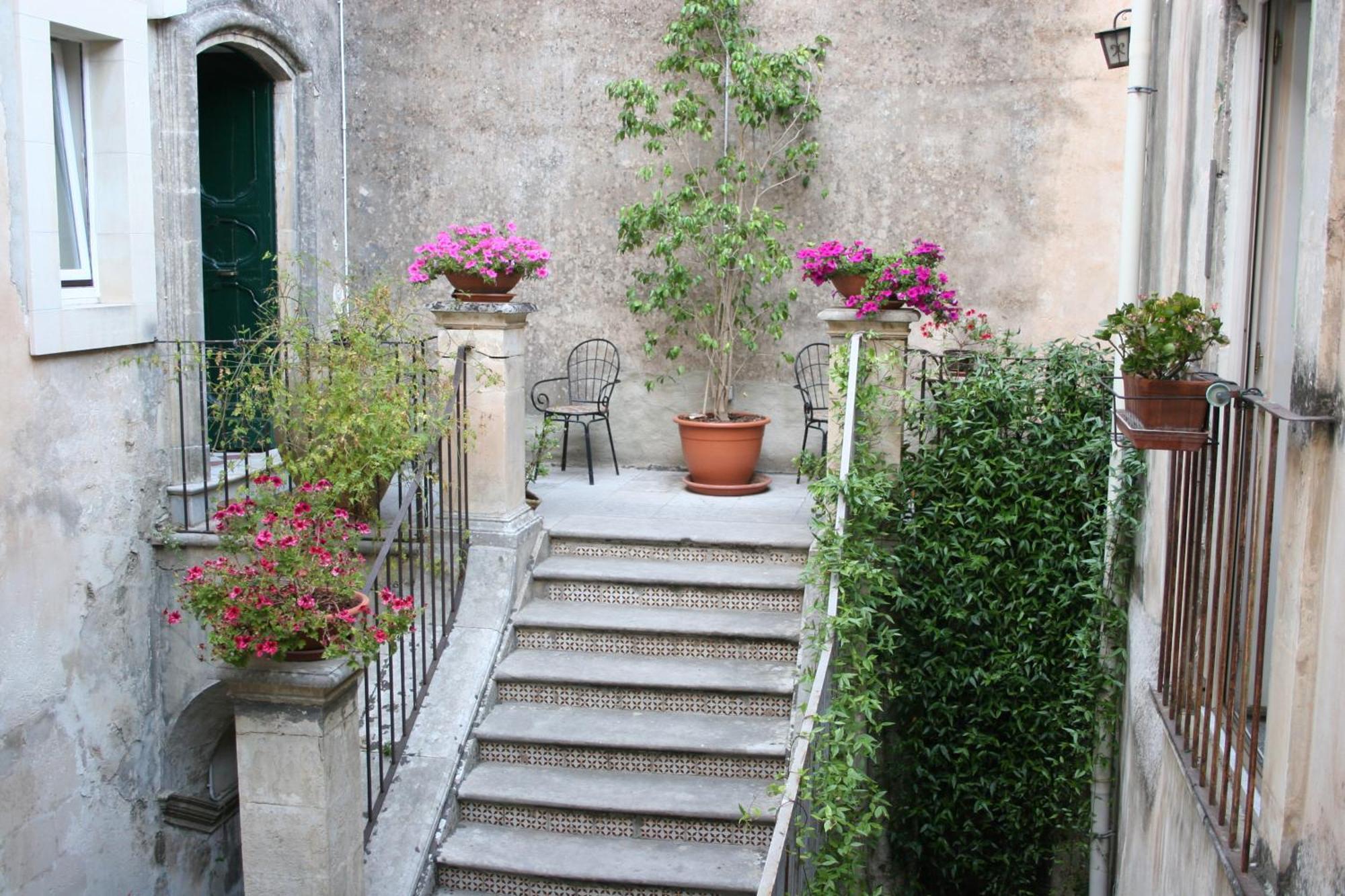 Palazzo Il Cavaliere B&B De Charme Modica Luaran gambar